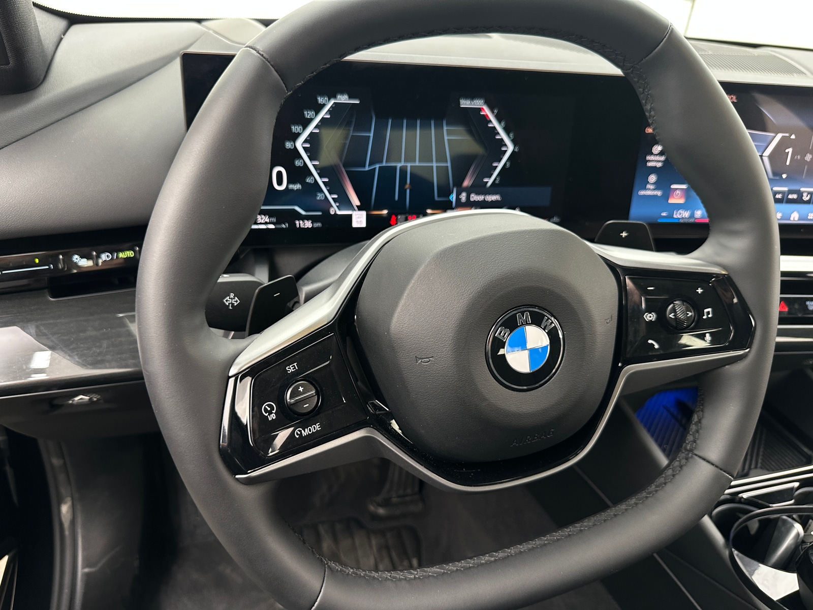 Thumbnail: 2025 BMW 5 Series - 4