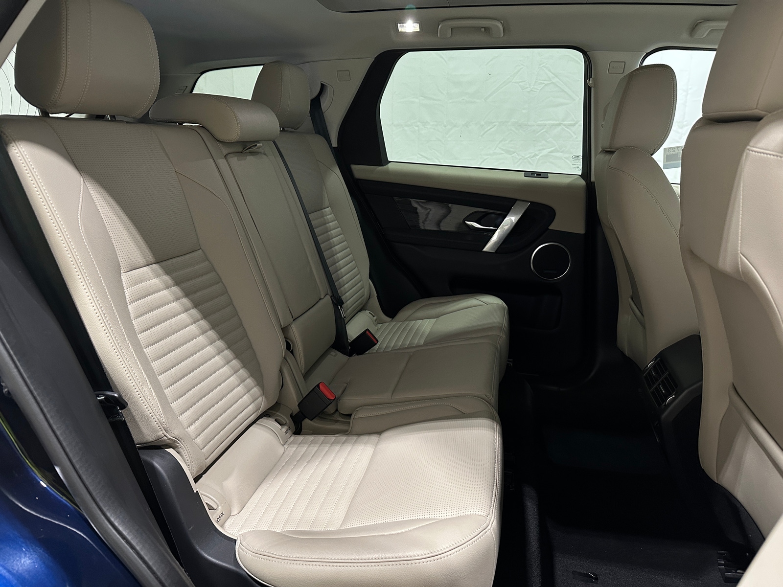 Thumbnail: 2022 Land Rover Discovery Sport - 5