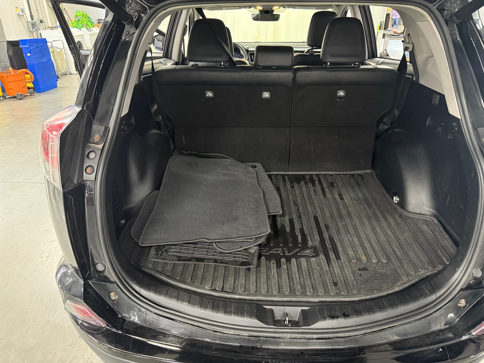 Thumbnail: 2018 Toyota RAV4 - 6