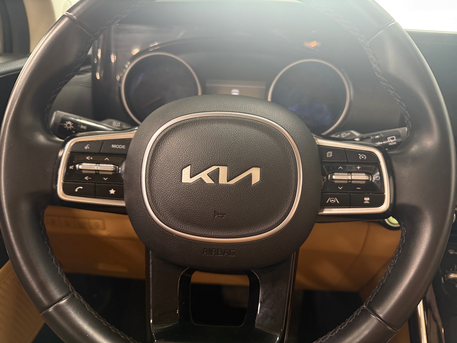 Thumbnail: 2024 Kia Carnival - 4