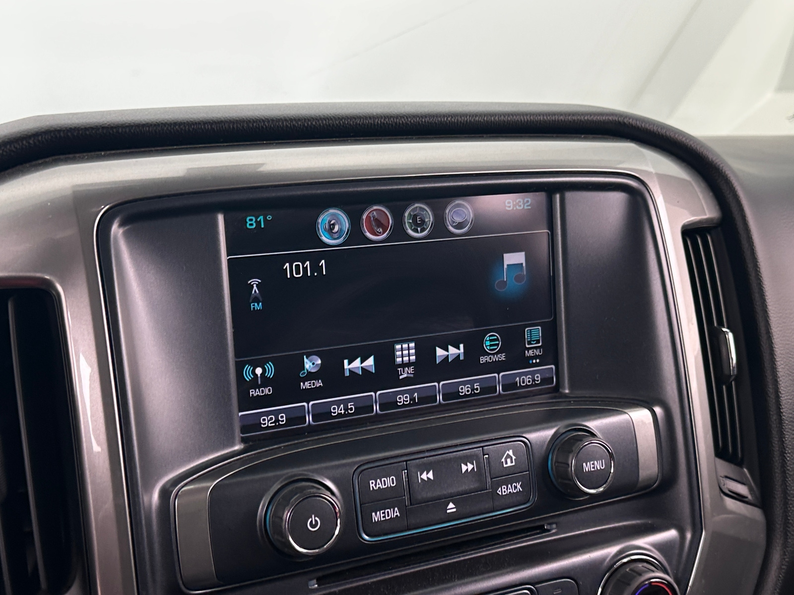 Thumbnail: 2018 Chevrolet Silverado 1500 - 4