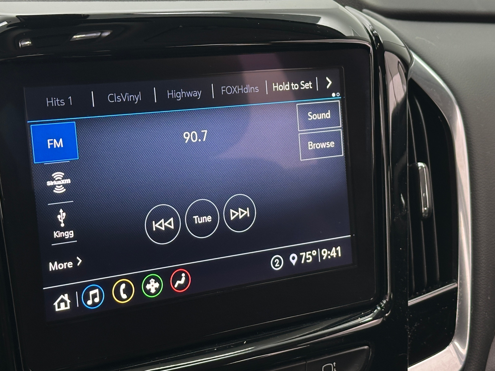 Thumbnail: 2020 Chevrolet Traverse - 3