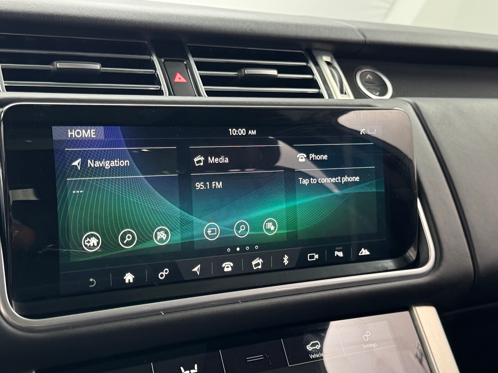 Thumbnail: 2019 Land Rover Range Rover - 3