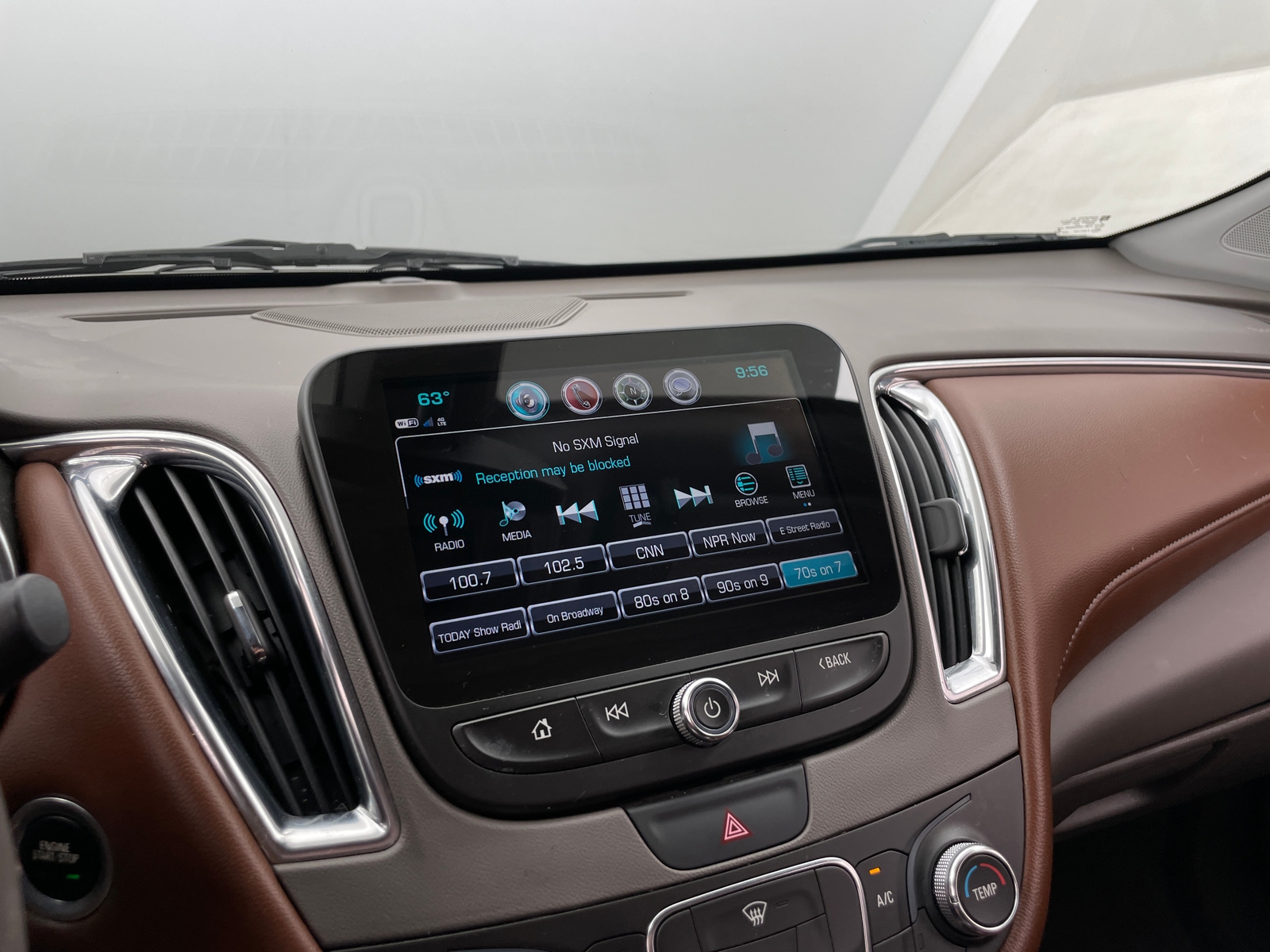 Thumbnail: 2017 Chevrolet Malibu - 4