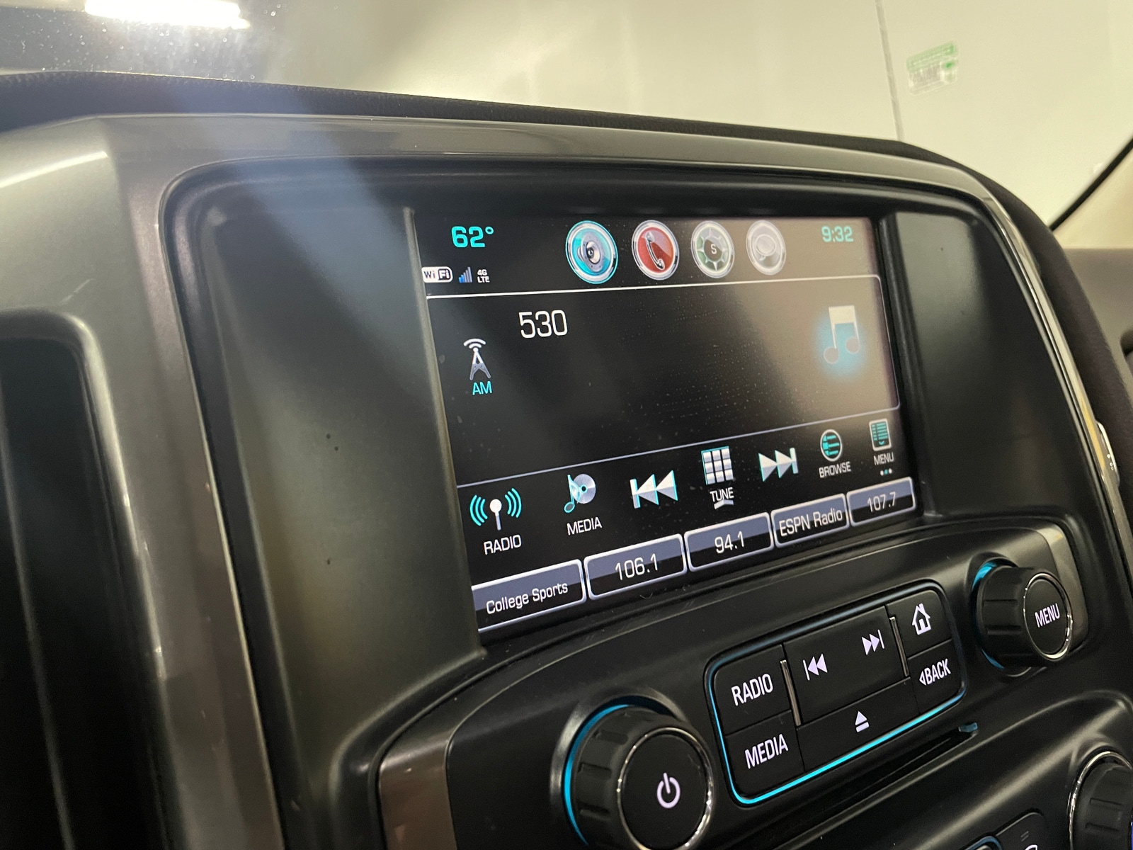 Thumbnail: 2018 Chevrolet Silverado 1500 - 4