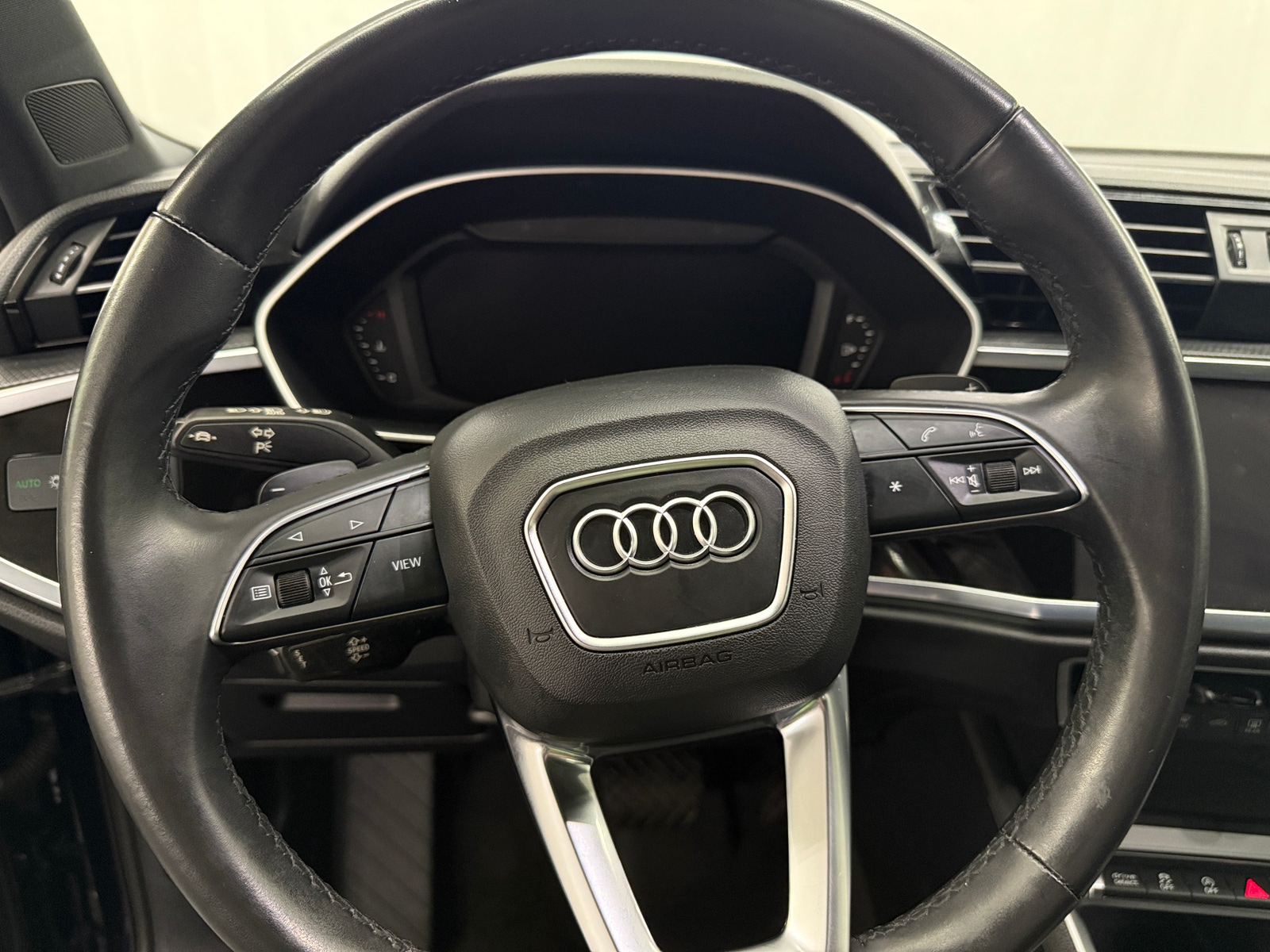 Thumbnail: 2022 Audi Q3 - 4