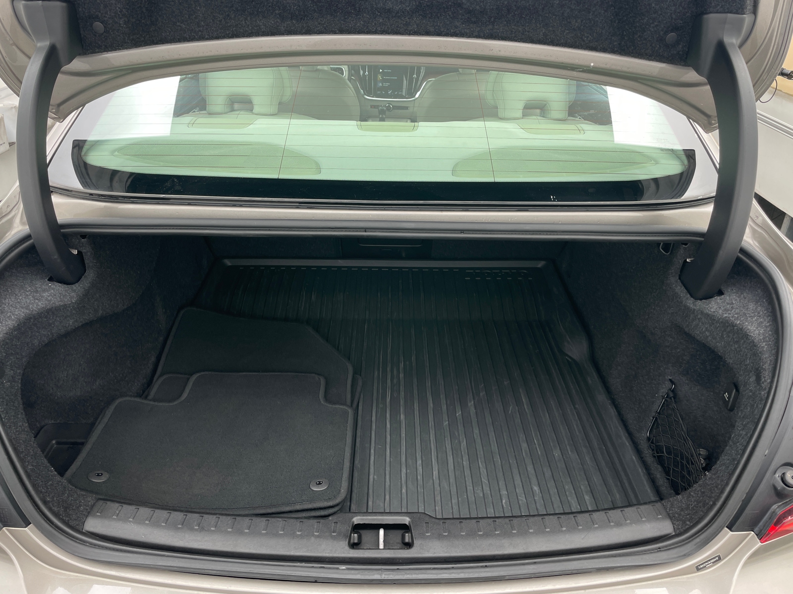 Thumbnail: 2019 Volvo S60 - 6