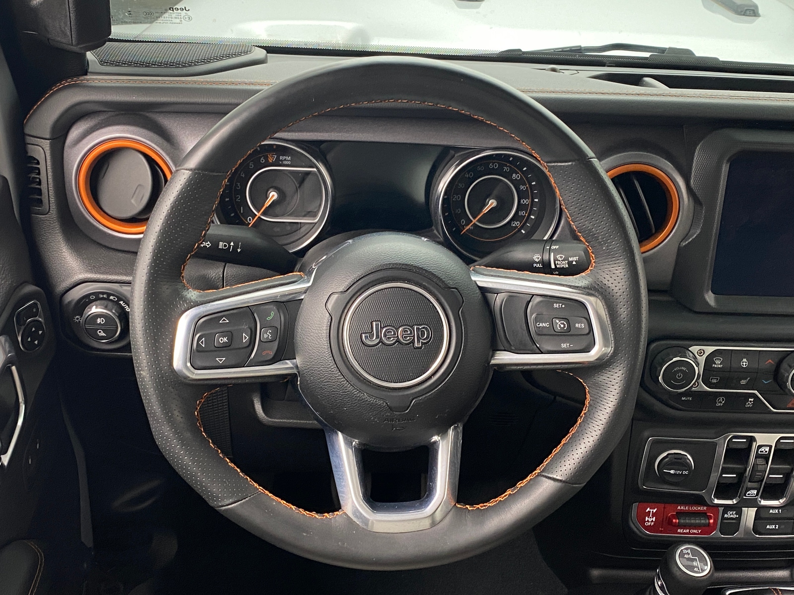 Thumbnail: 2023 Jeep Gladiator - 4