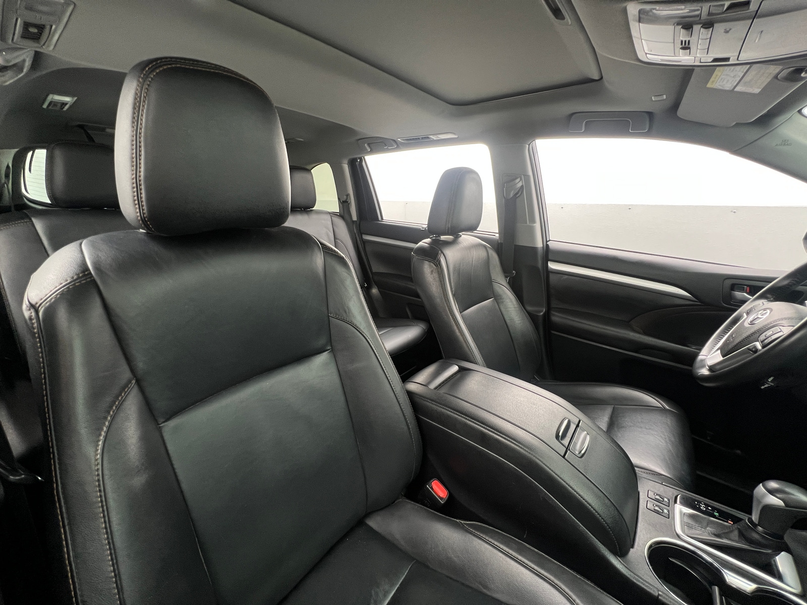 Thumbnail: 2019 Toyota Highlander - 2