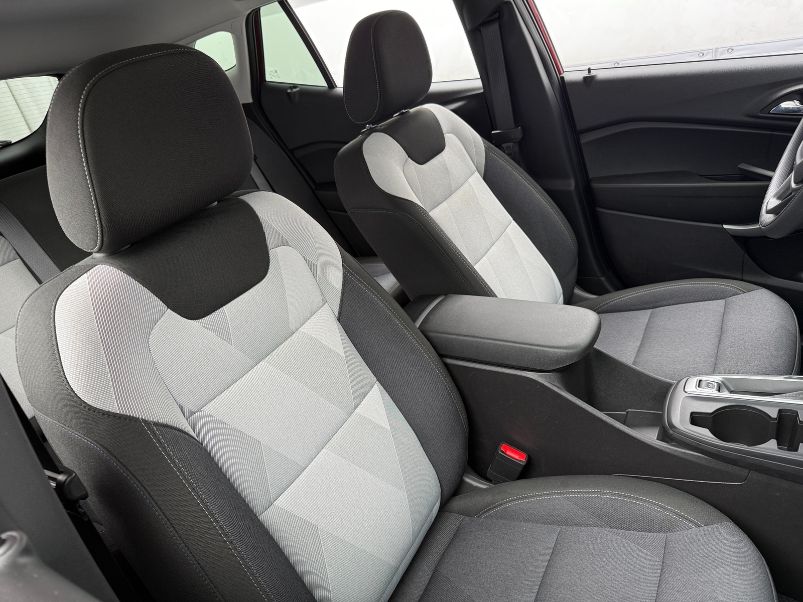 Thumbnail: 2025 Chevrolet Trax - 2