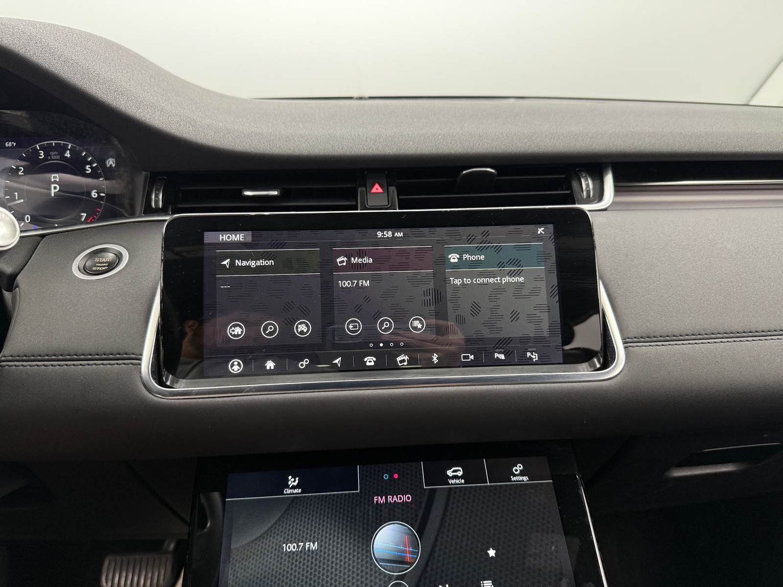 Thumbnail: 2020 Land Rover Range Rover Evoque - 3