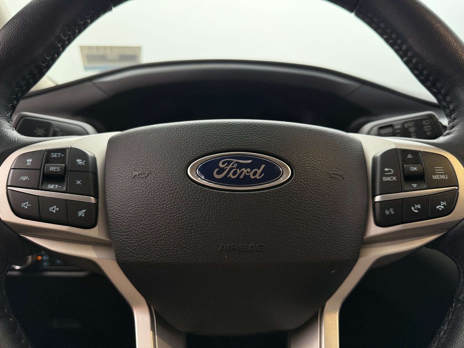 Thumbnail: 2022 Ford Explorer - 4
