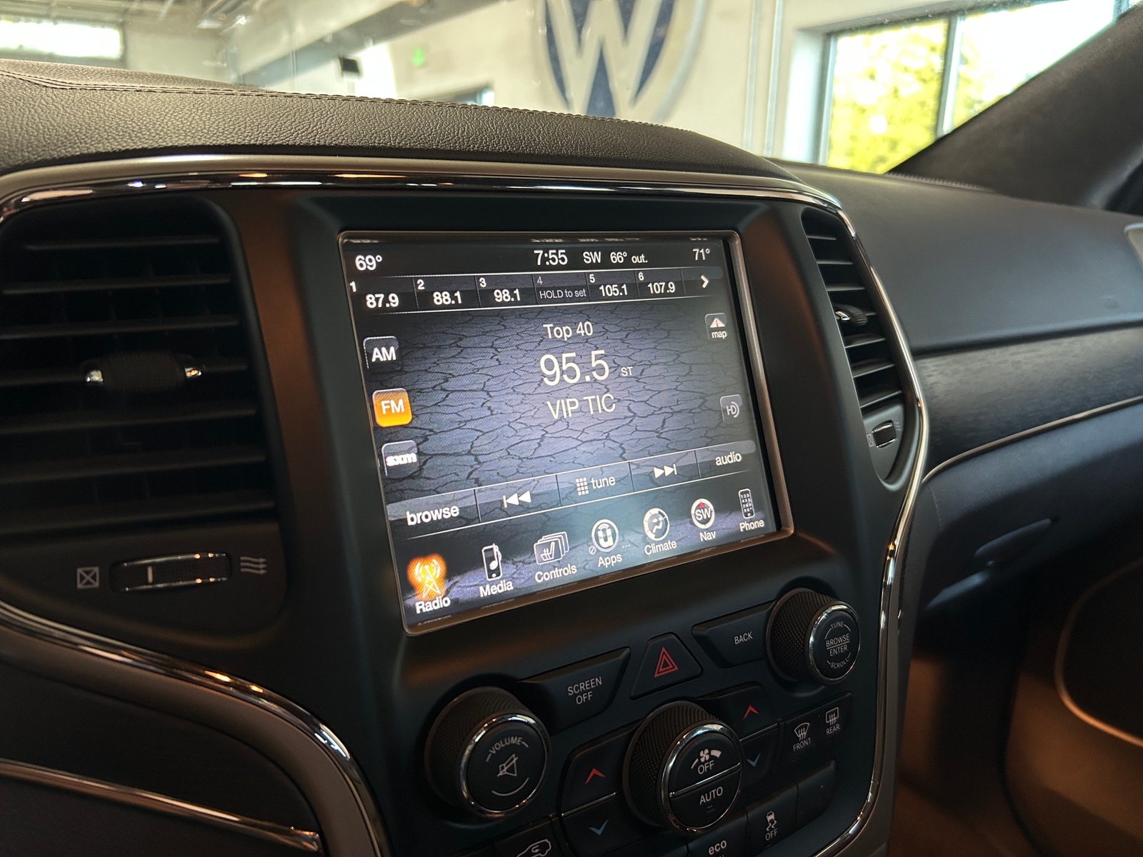 Thumbnail: 2014 Jeep Grand Cherokee - 3