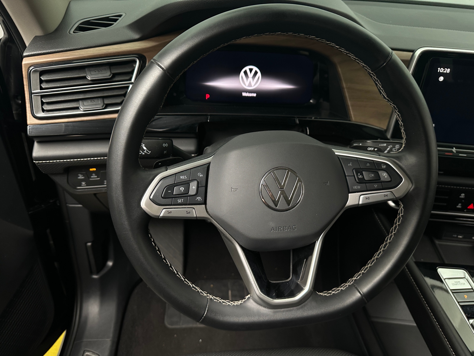 Thumbnail: 2024 Volkswagen Atlas - 4