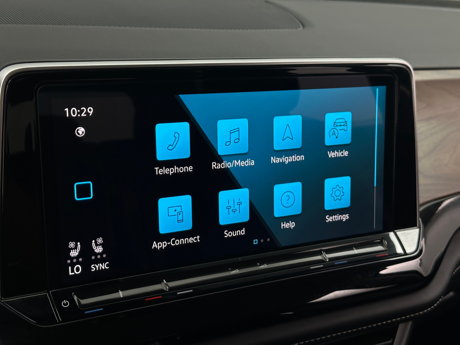Thumbnail: 2024 Volkswagen Atlas - 3