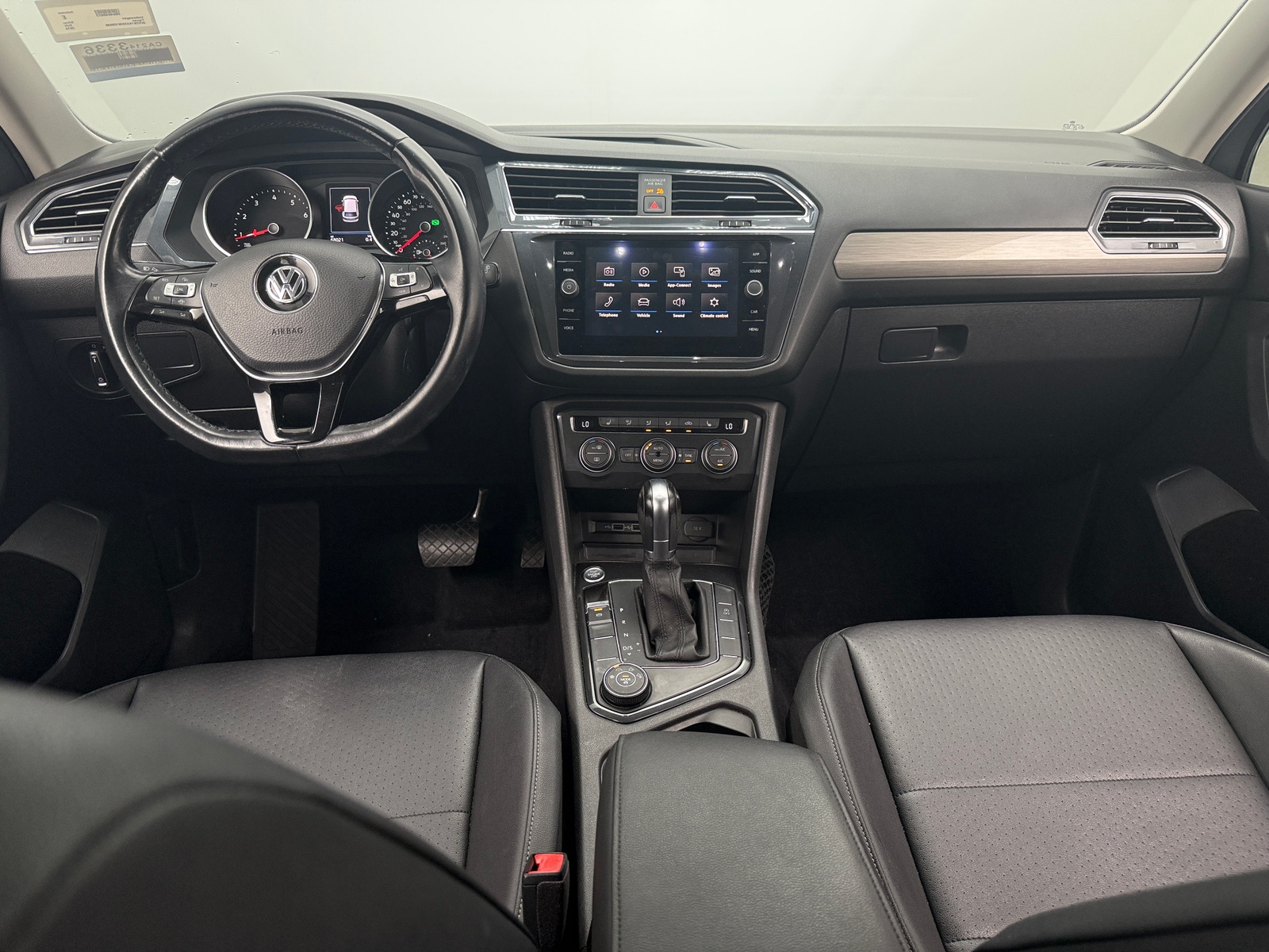 Thumbnail: 2019 Volkswagen Tiguan - 2