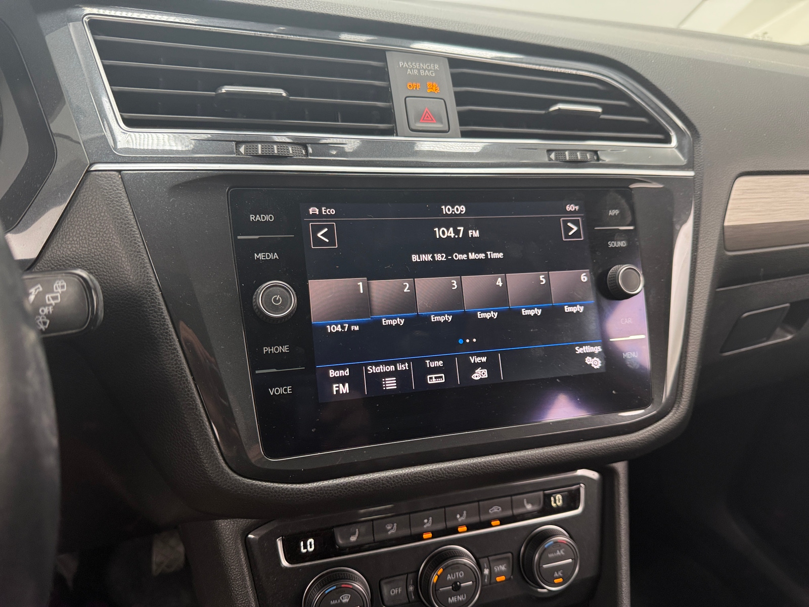 Thumbnail: 2019 Volkswagen Tiguan - 3