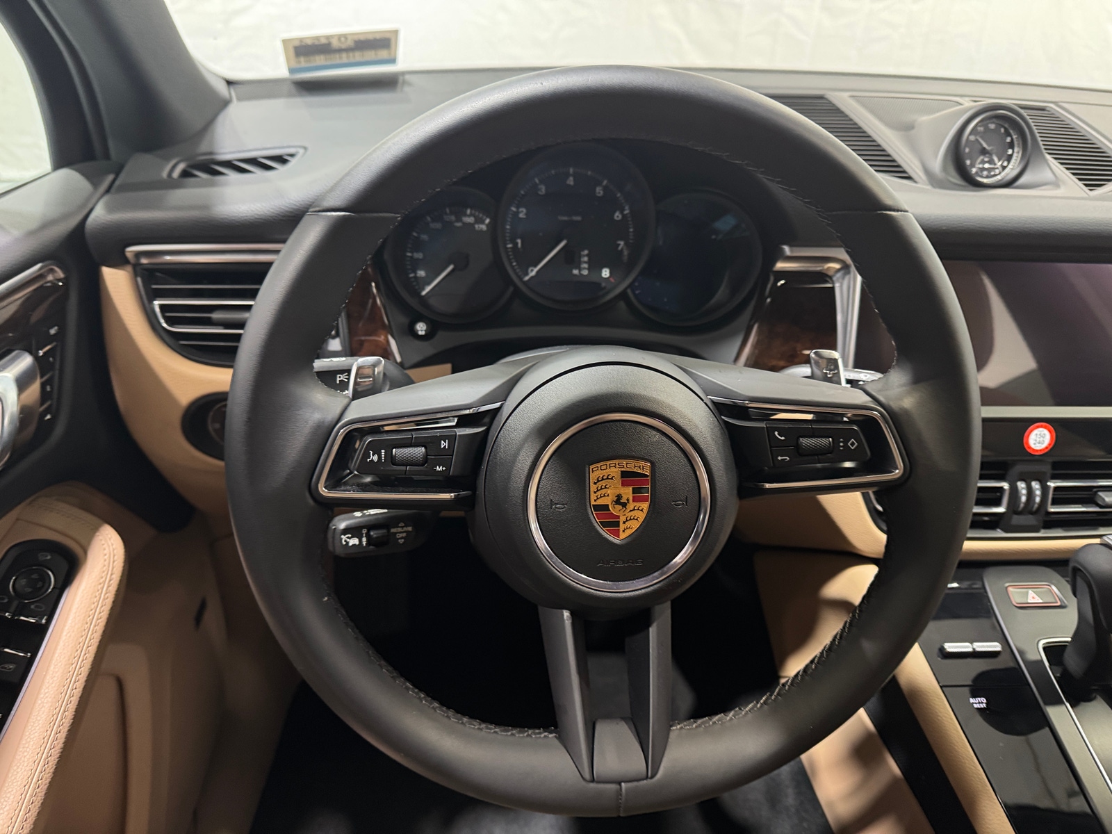 Thumbnail: 2022 Porsche Macan - 4