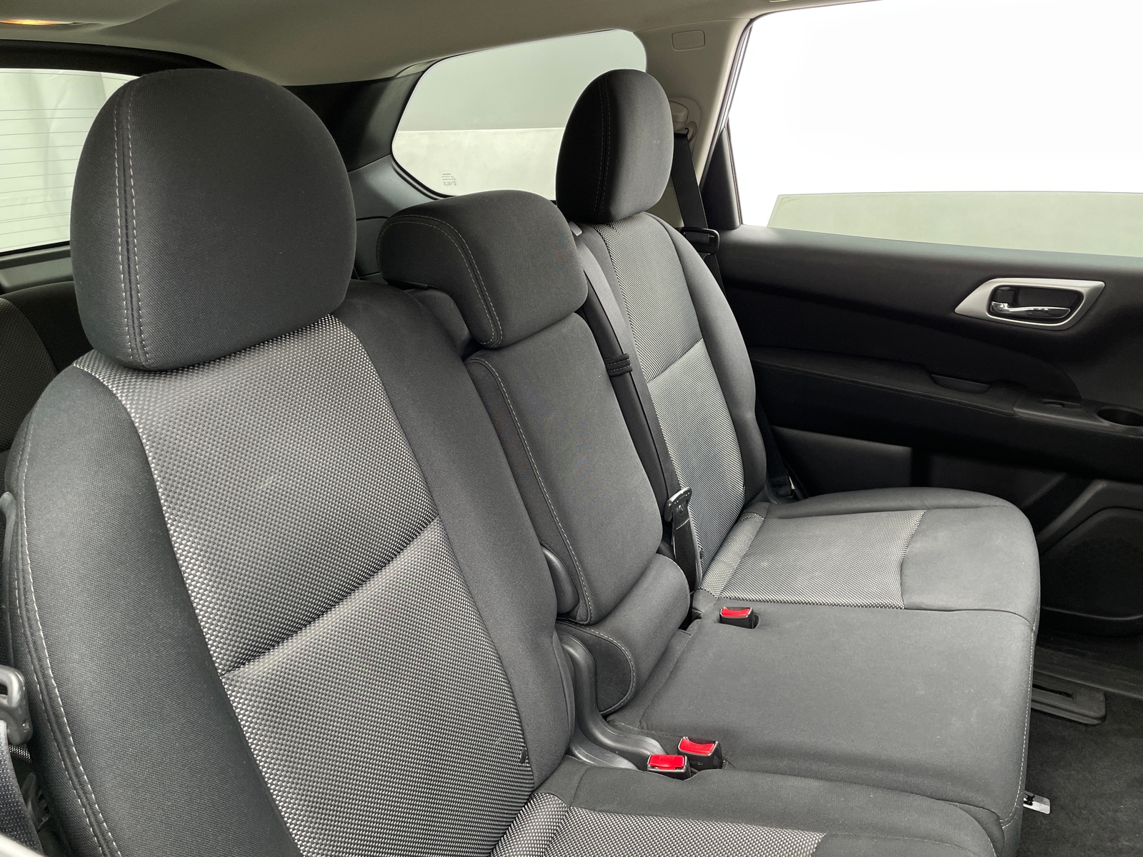 Thumbnail: 2017 Nissan Pathfinder - 6