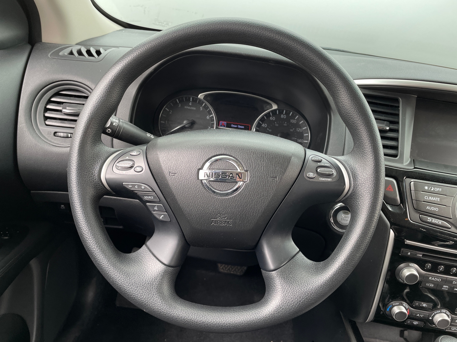 Thumbnail: 2017 Nissan Pathfinder - 5