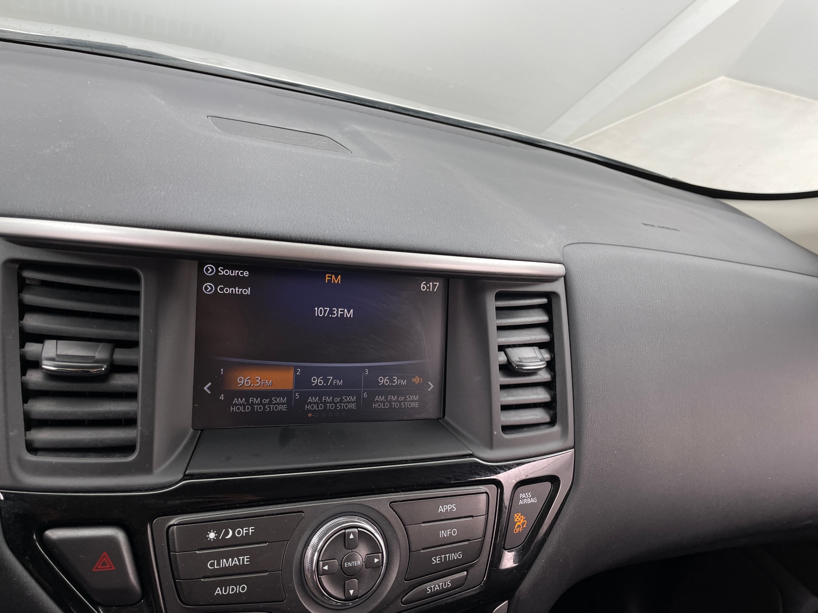 Thumbnail: 2017 Nissan Pathfinder - 4