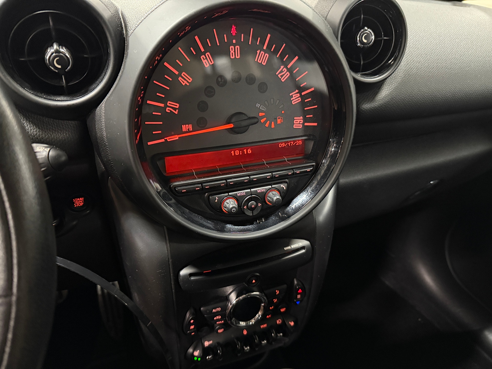 Thumbnail: 2015 MINI Cooper Countryman - 3