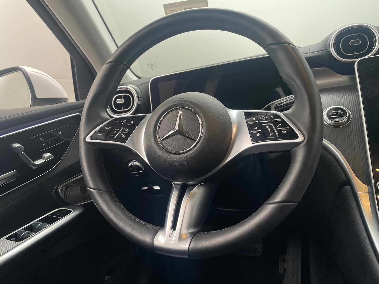 Thumbnail: 2023 Mercedes-Benz GLC - 4