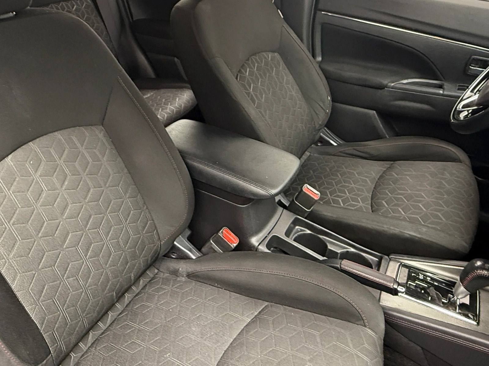 Thumbnail: 2021 Mitsubishi Outlander Sport - 2