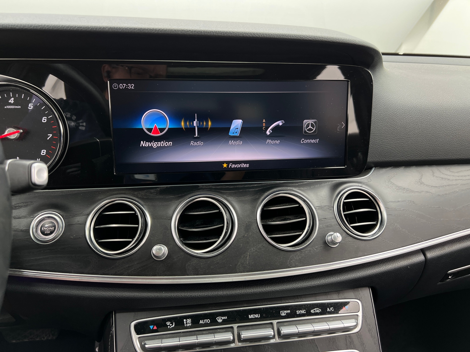 Thumbnail: 2019 Mercedes-Benz E-Class - 3