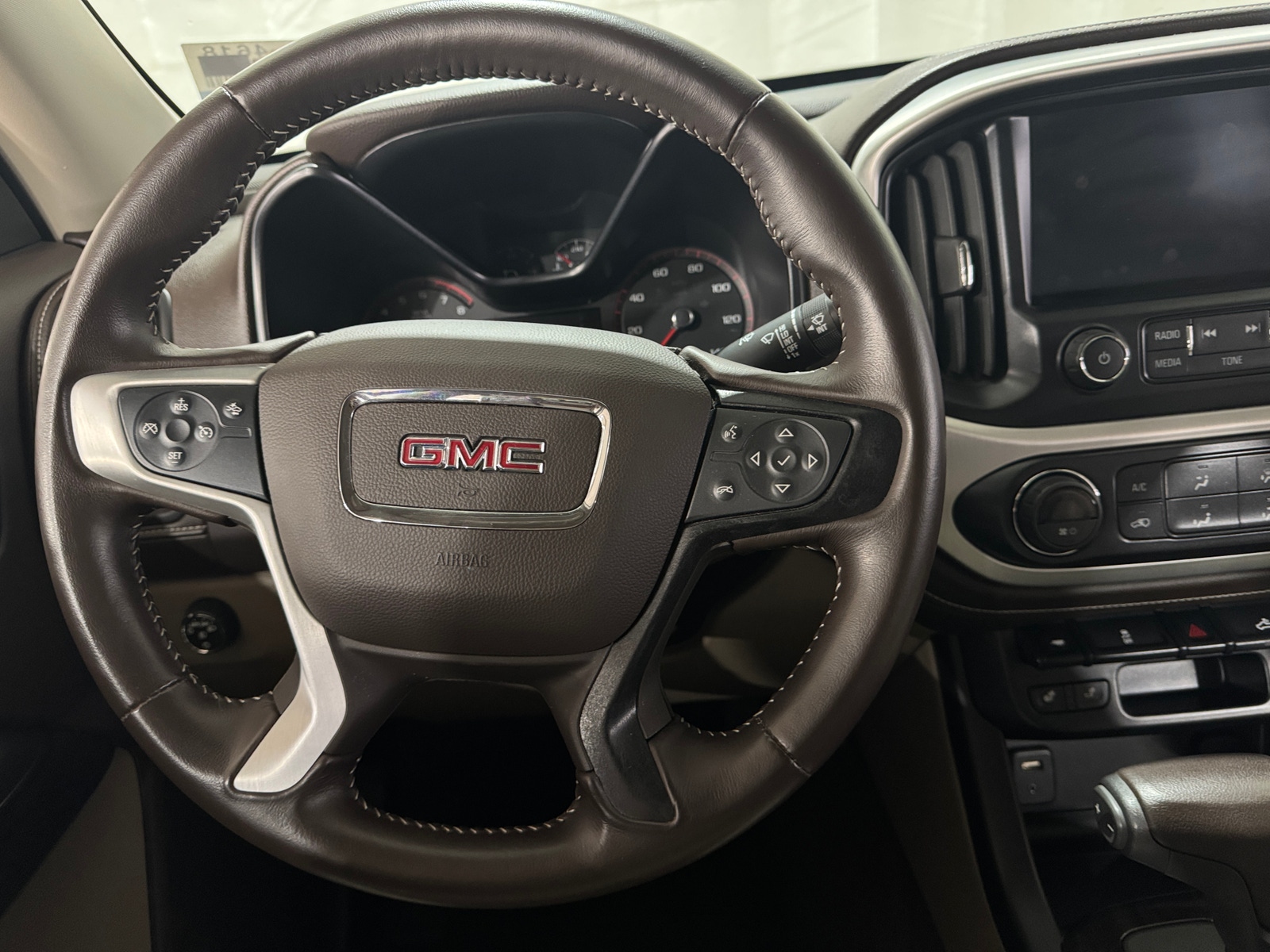 Thumbnail: 2015 GMC Canyon - 4