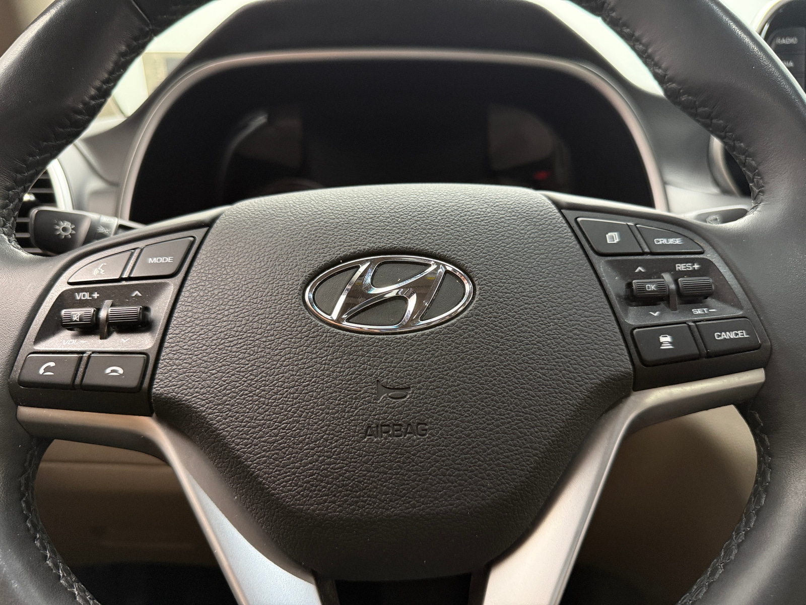 Thumbnail: 2019 Hyundai Tucson - 4