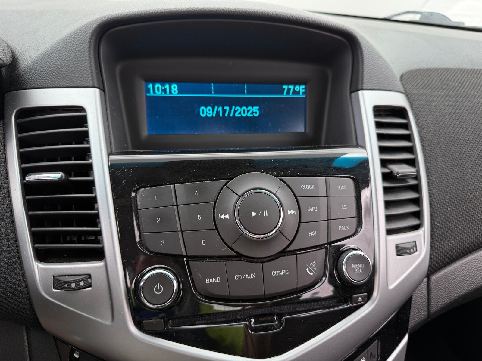 Thumbnail: 2014 Chevrolet Cruze - 4