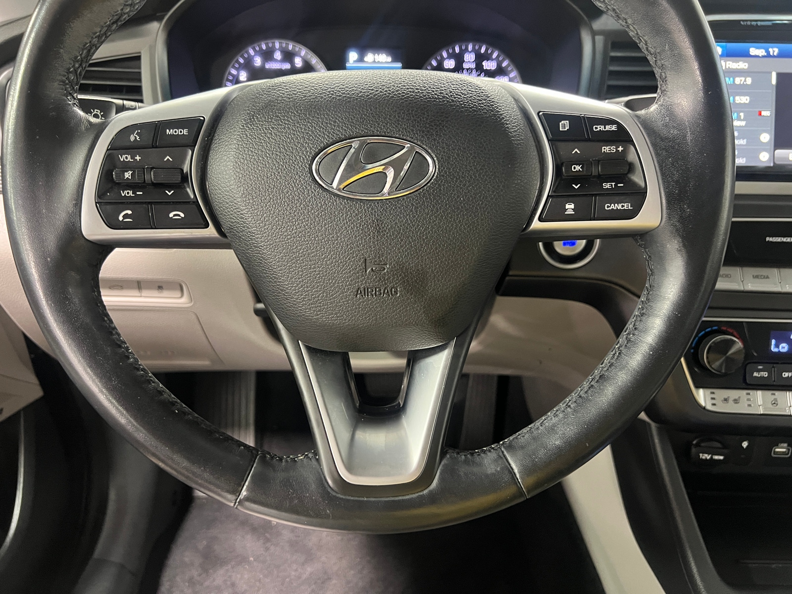 Thumbnail: 2019 Hyundai Sonata - 4