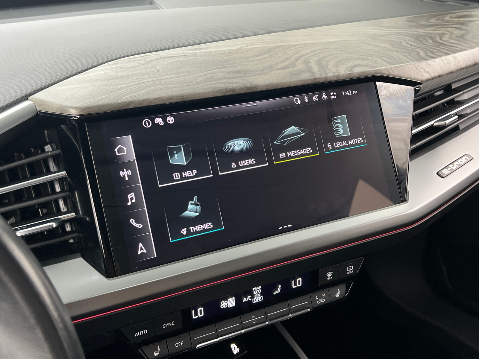 Thumbnail: 2023 Audi Q4 e-tron - 3