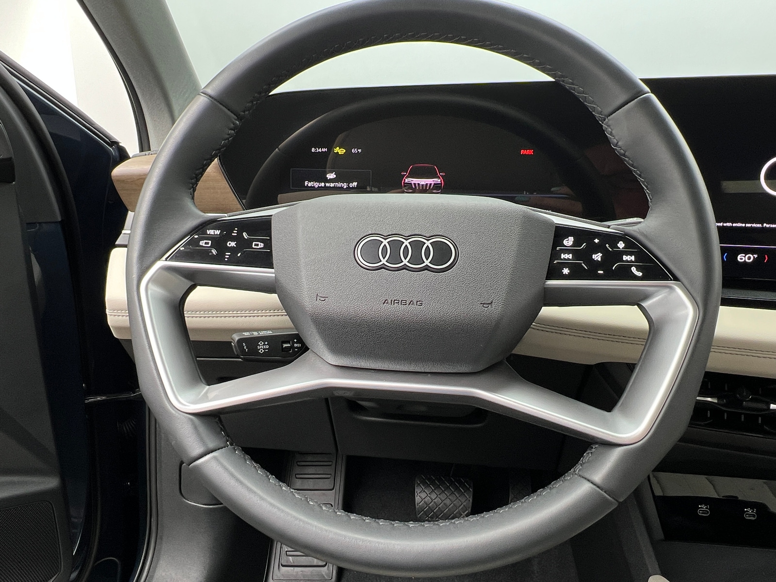 Thumbnail: 2025 Audi Q6 e-tron - 4