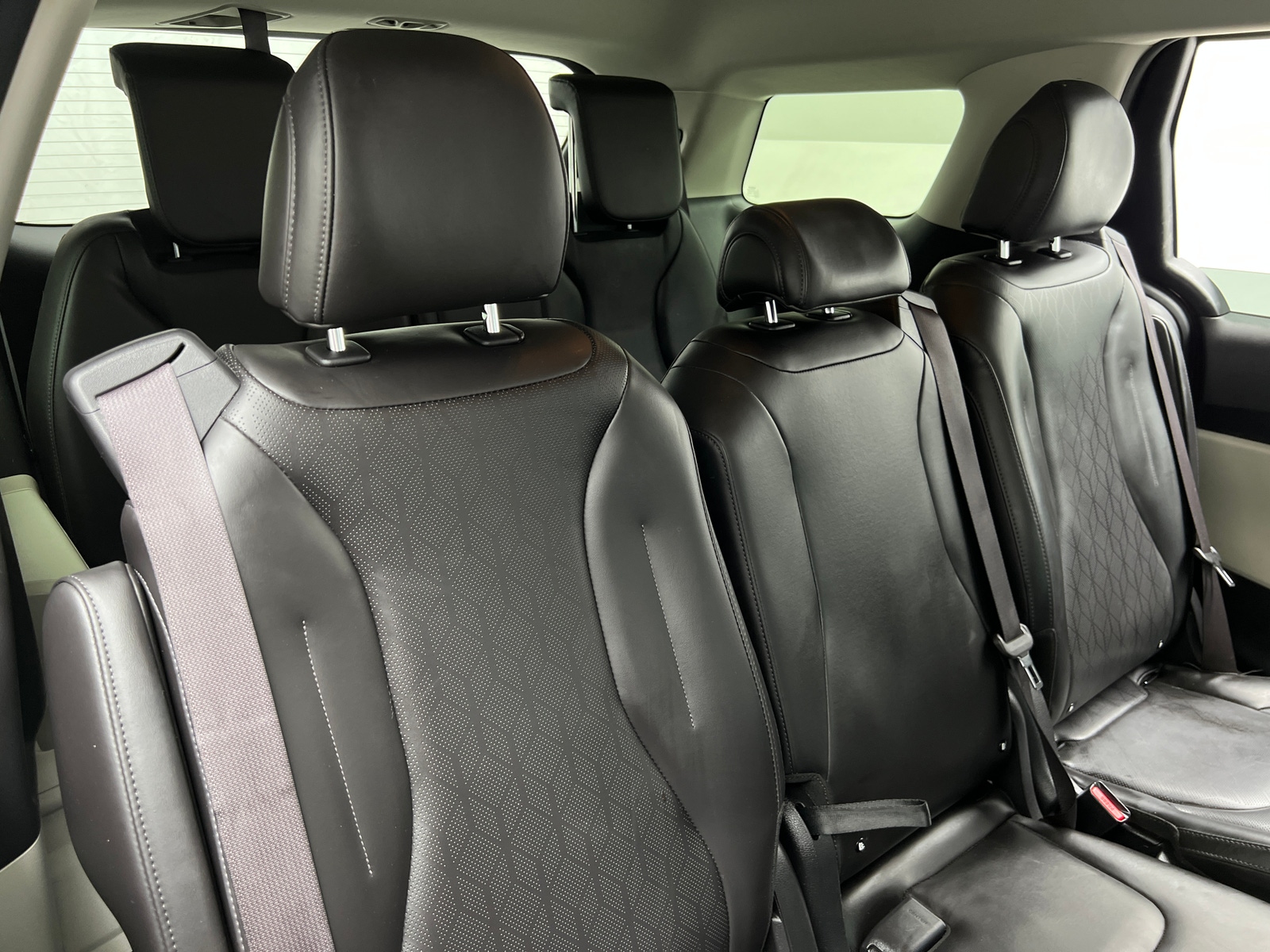 Thumbnail: 2022 Kia Carnival - 5
