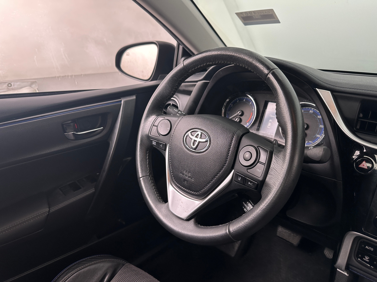 Thumbnail: 2017 Toyota Corolla - 5