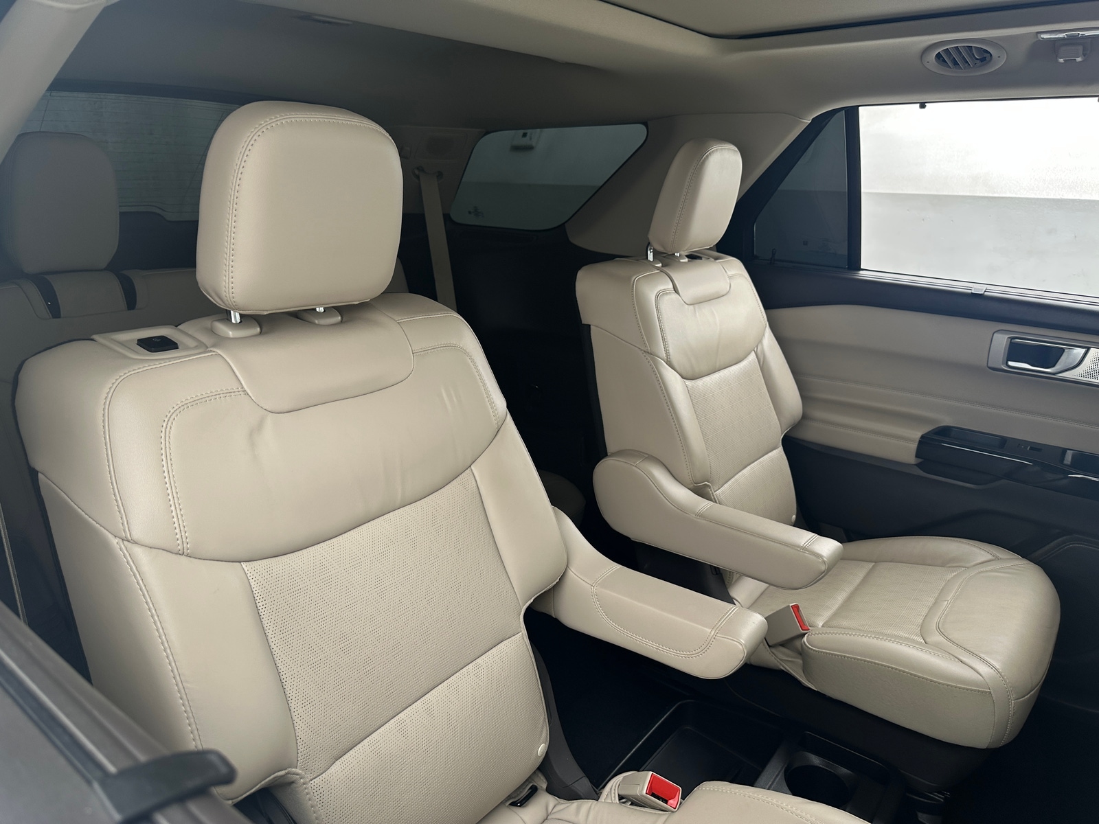 Thumbnail: 2021 Ford Explorer - 5