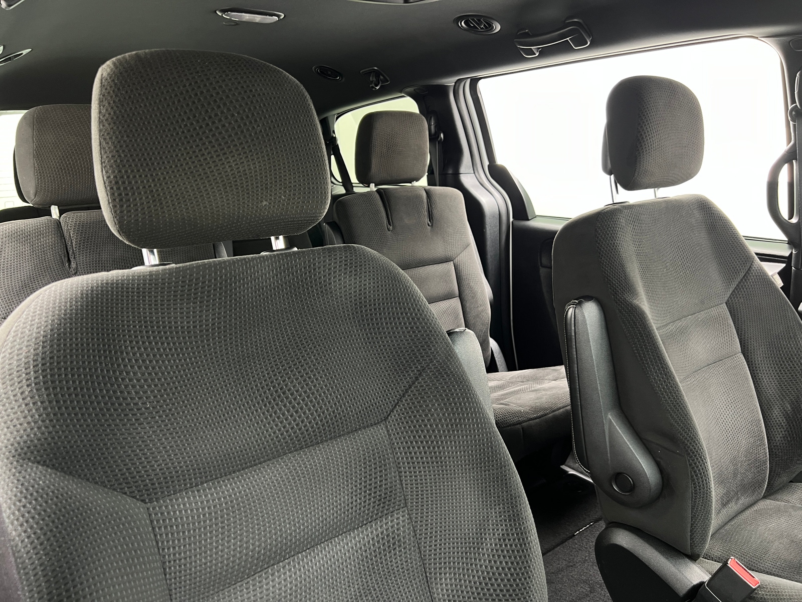 Thumbnail: 2017 Dodge Grand Caravan - 2