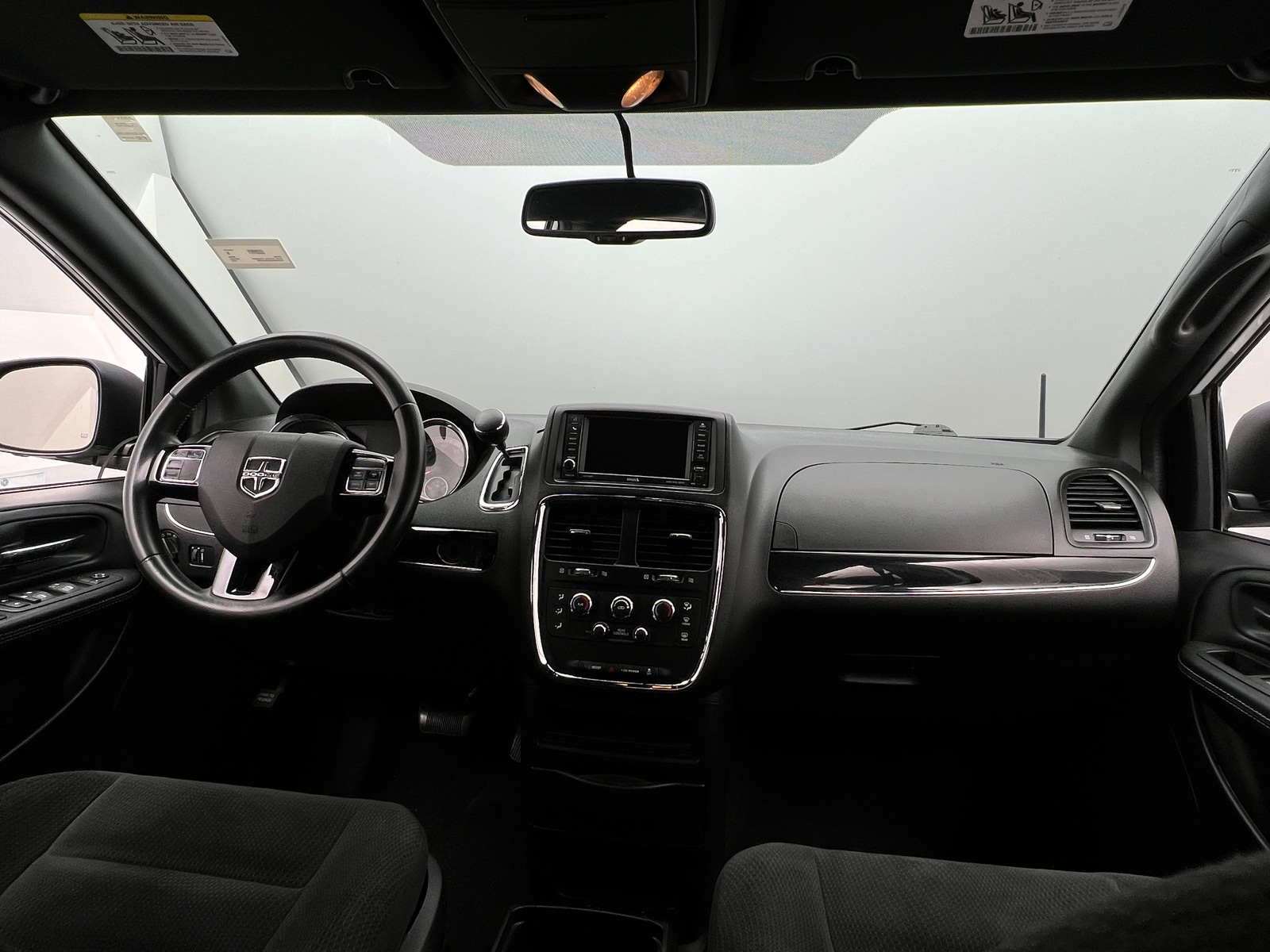 Thumbnail: 2017 Dodge Grand Caravan - 3