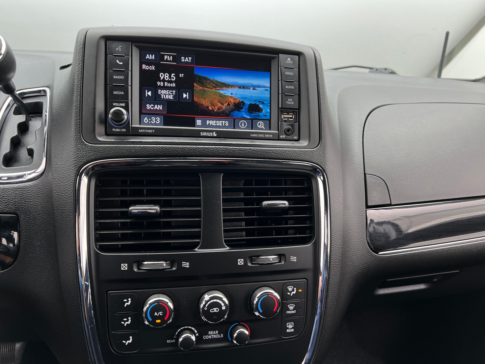 Thumbnail: 2017 Dodge Grand Caravan - 4