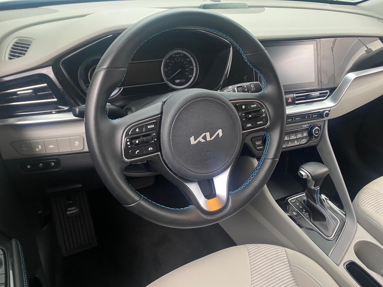 Thumbnail: 2022 Kia Niro - 5
