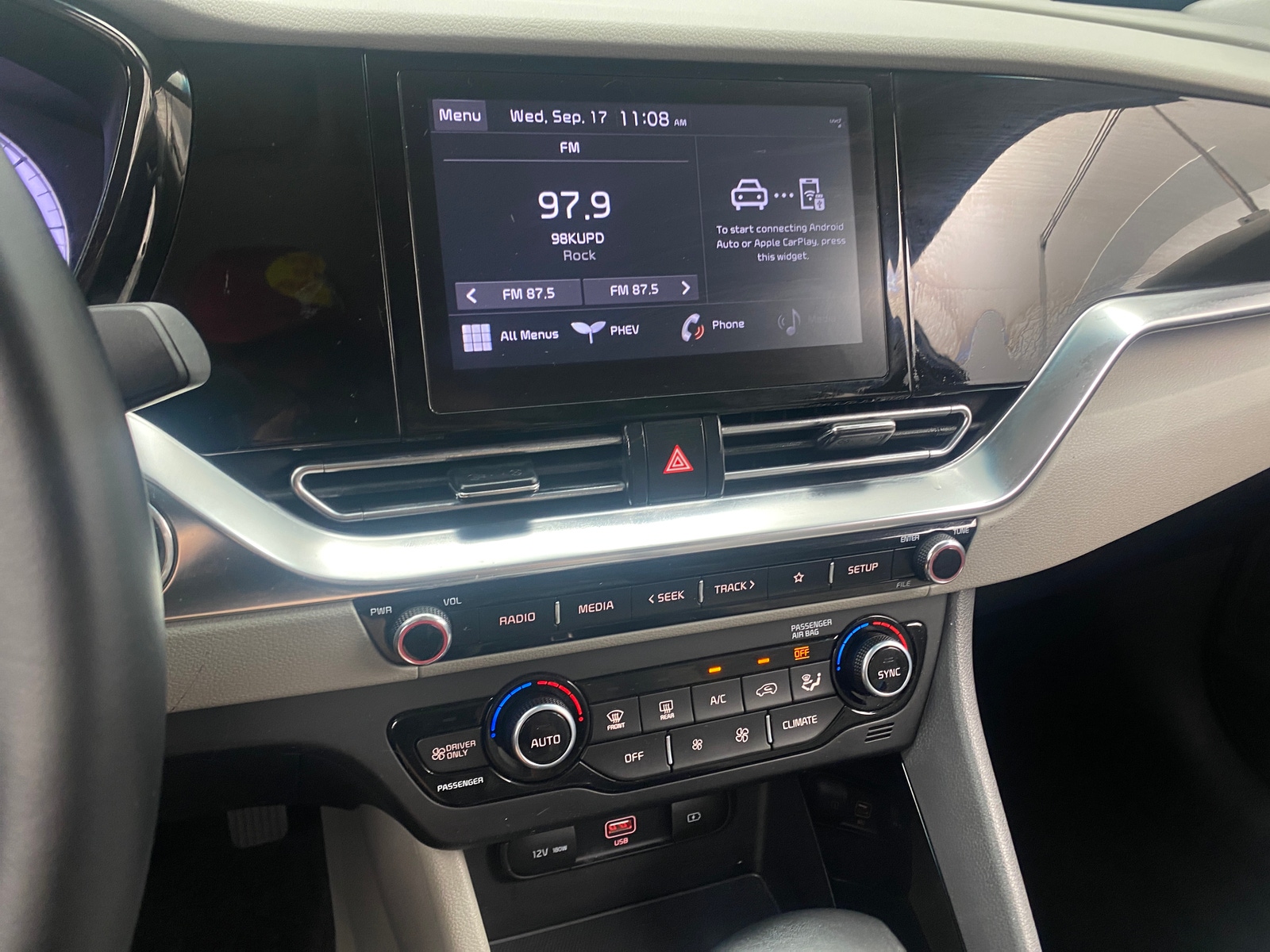 Thumbnail: 2022 Kia Niro - 4