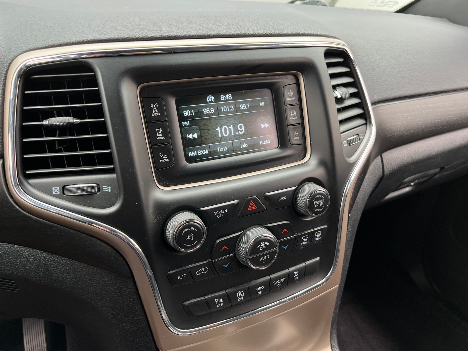 Thumbnail: 2017 Jeep Grand Cherokee - 4