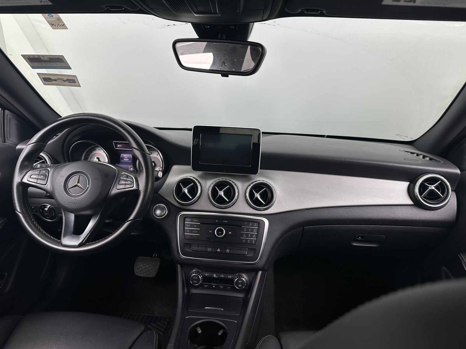 Thumbnail: 2016 Mercedes-Benz GLA - 2