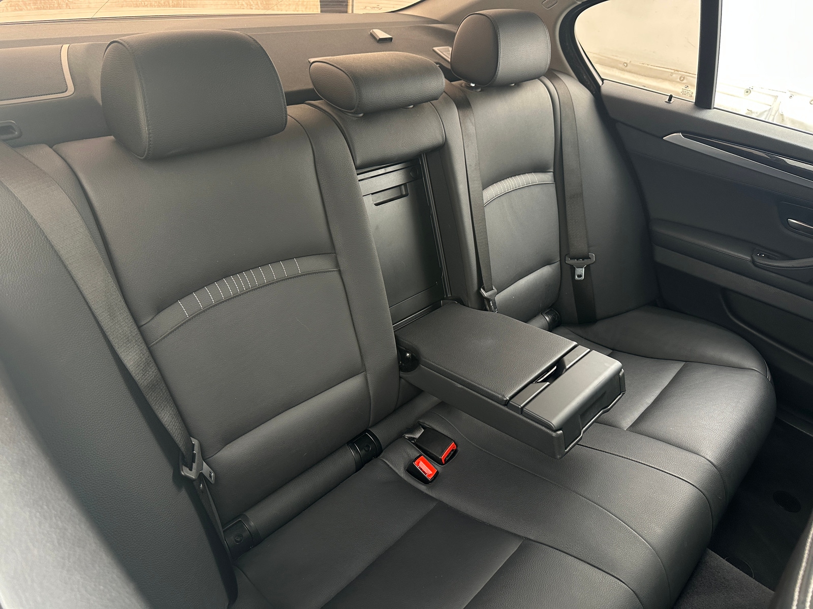 Thumbnail: 2014 BMW 5 Series - 5