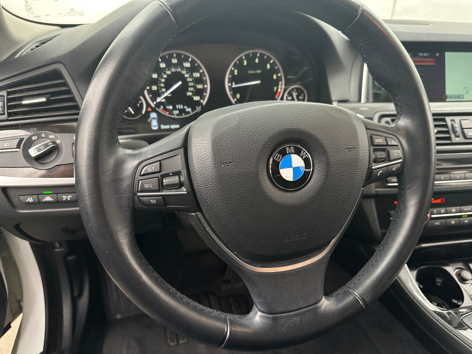 Thumbnail: 2014 BMW 5 Series - 4