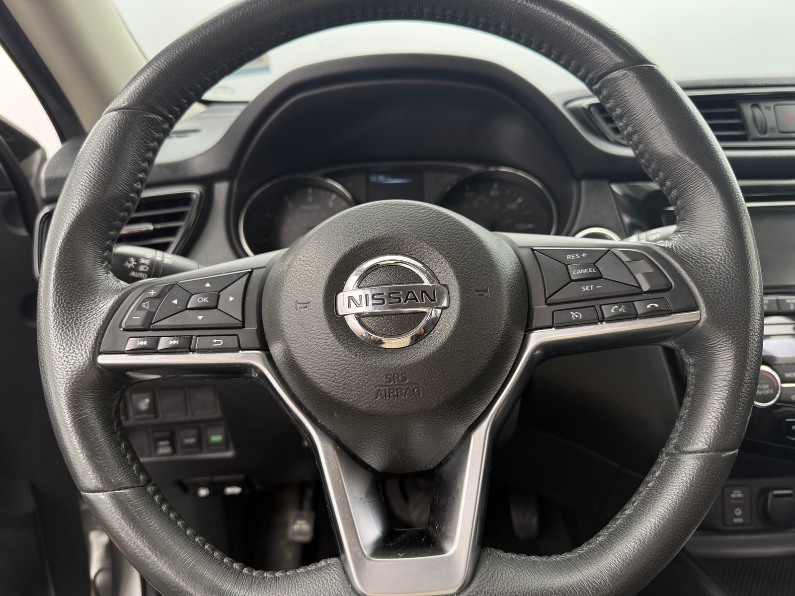 Thumbnail: 2017 Nissan Rogue - 5