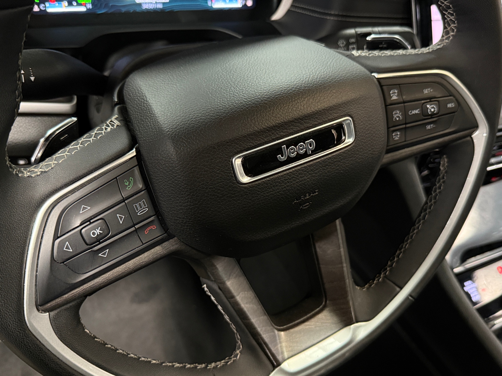 Thumbnail: 2024 Jeep Grand Cherokee - 4