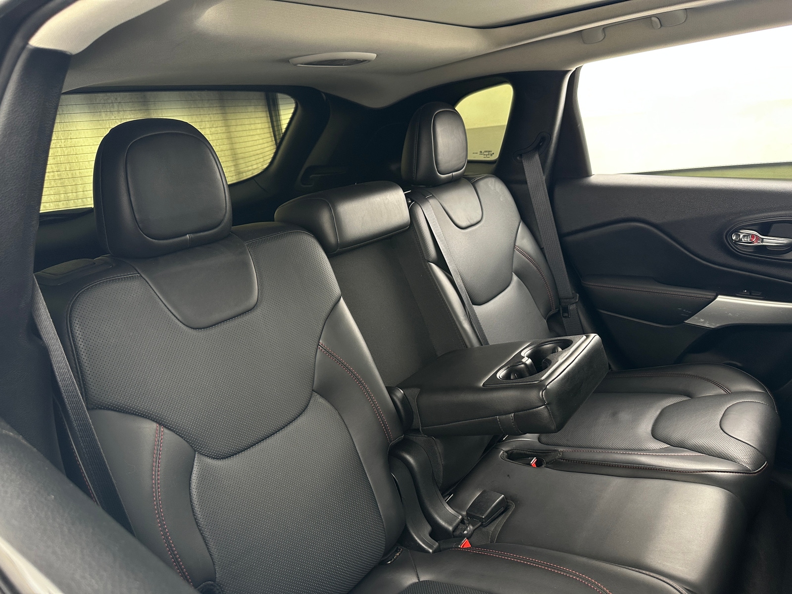 Thumbnail: 2018 Jeep Cherokee - 5
